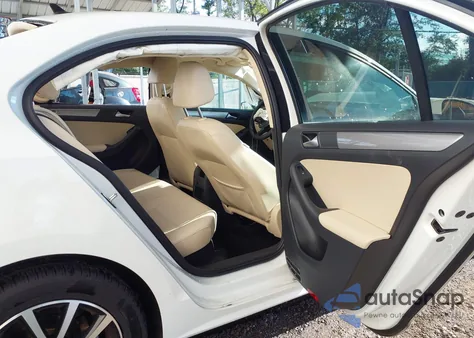 2018 Volkswagen Jetta 1.4T Se/1.4T Wolfsburg Edition z USA, uszkodzony, nr VIN 3VWDB7AJXJM240793